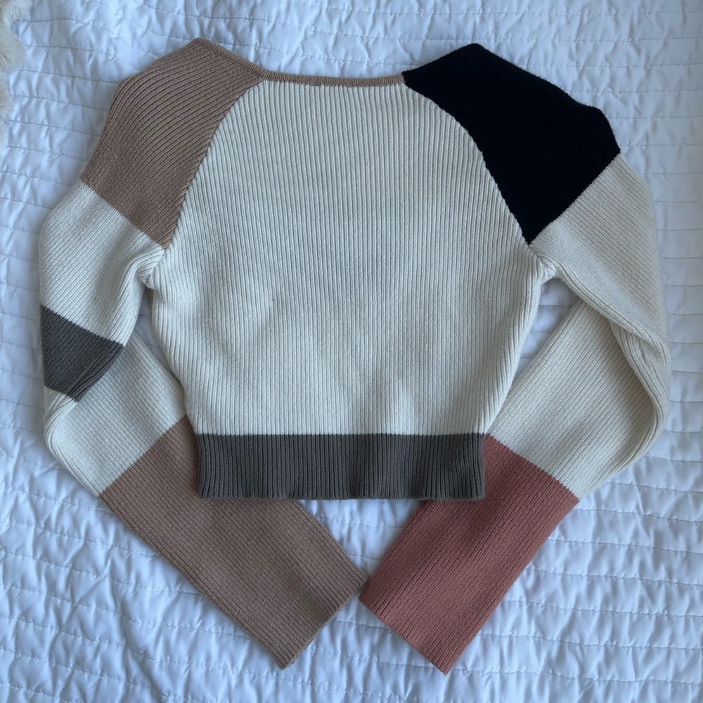 Cropped Color Block Sweater - Picture 2 of 3
